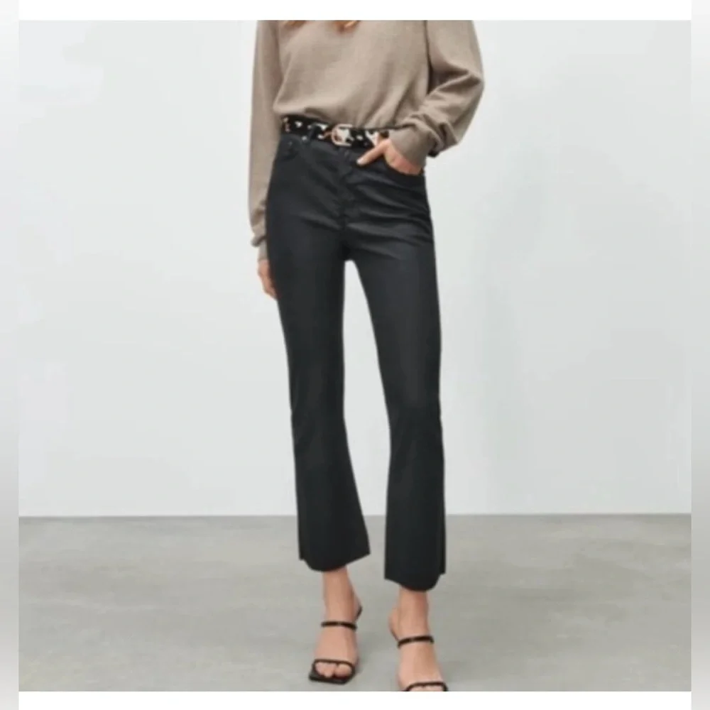 Zara Dreed Flare Raw Hem Cropped Faux Leather Waxed‎ Denim Jeans Size US 2